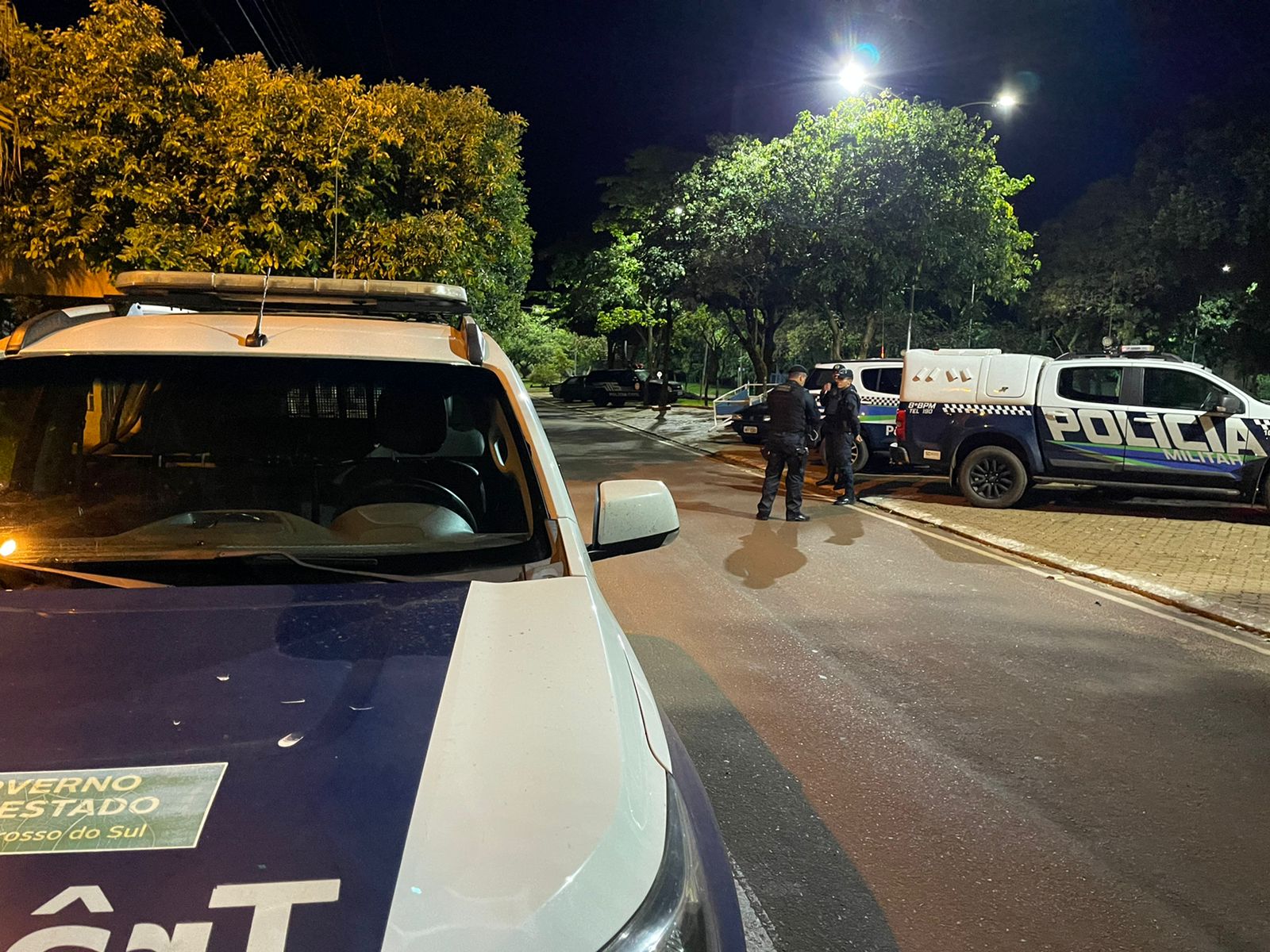 Movimentação de policiais e viaturas na frente da Delegacia - Foto: Jornal da Nova